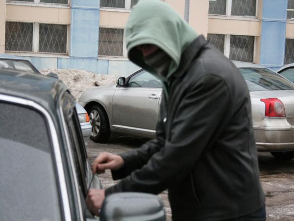 Группа автомобильных воров задержана полицейскими в городе Лермонтов